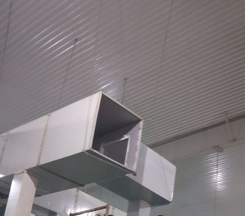 车间水帘风扇负压风机+降温水帘通风降温系统;体后必将成为j9体育·(sports)官方网站设备的主流。湿帘（水帘）性能特点：采用新材料与空间交联技术，高吸水、高耐水、抗霉变、耐腐蚀、使用寿命长。产品蒸发比表面大，降温效率达80%以上。产品含表面活性剂，自然吸水，扩散速度快，效能持久。